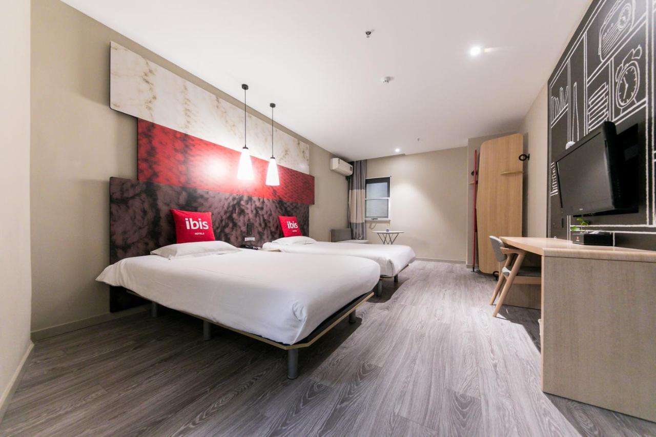 Отель Ibis Nantong Qingnian Экстерьер фото