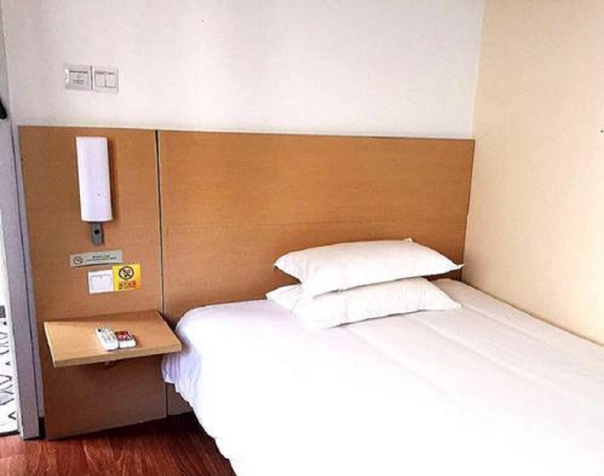 Отель Ibis Nantong Qingnian Экстерьер фото