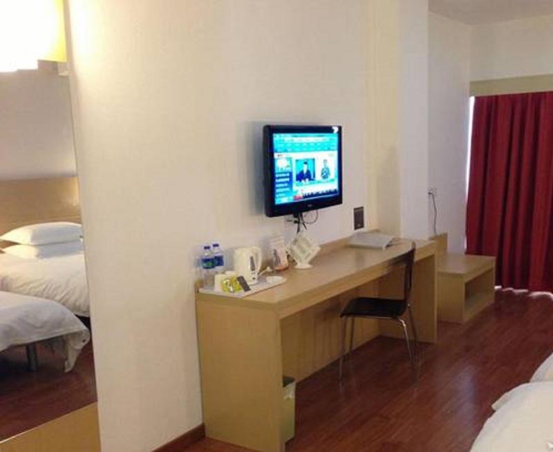 Отель Ibis Nantong Qingnian Экстерьер фото