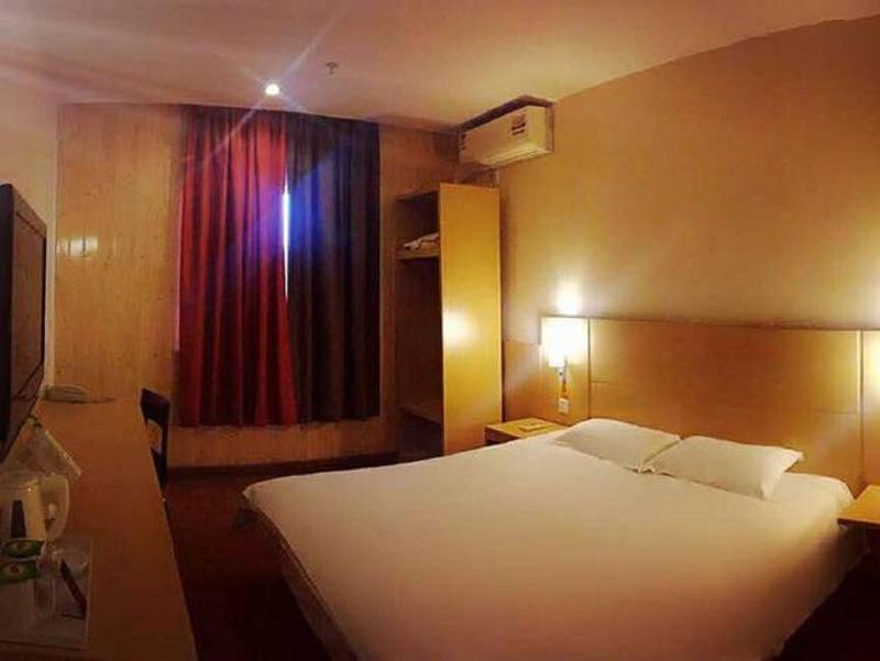 Отель Ibis Nantong Qingnian Экстерьер фото