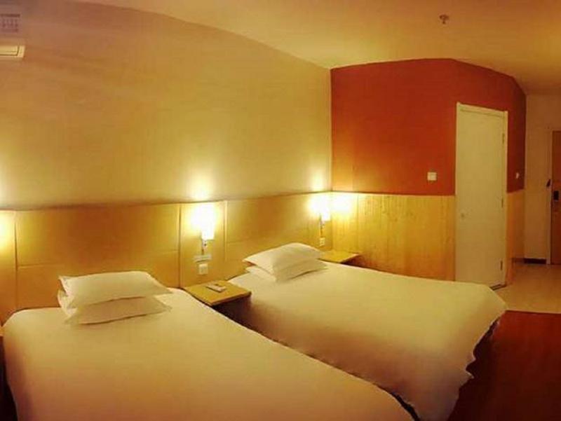 Отель Ibis Nantong Qingnian Экстерьер фото
